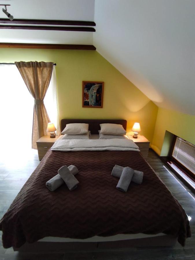Accommodation "Old Town Dreznik" Rakovica Exterior foto