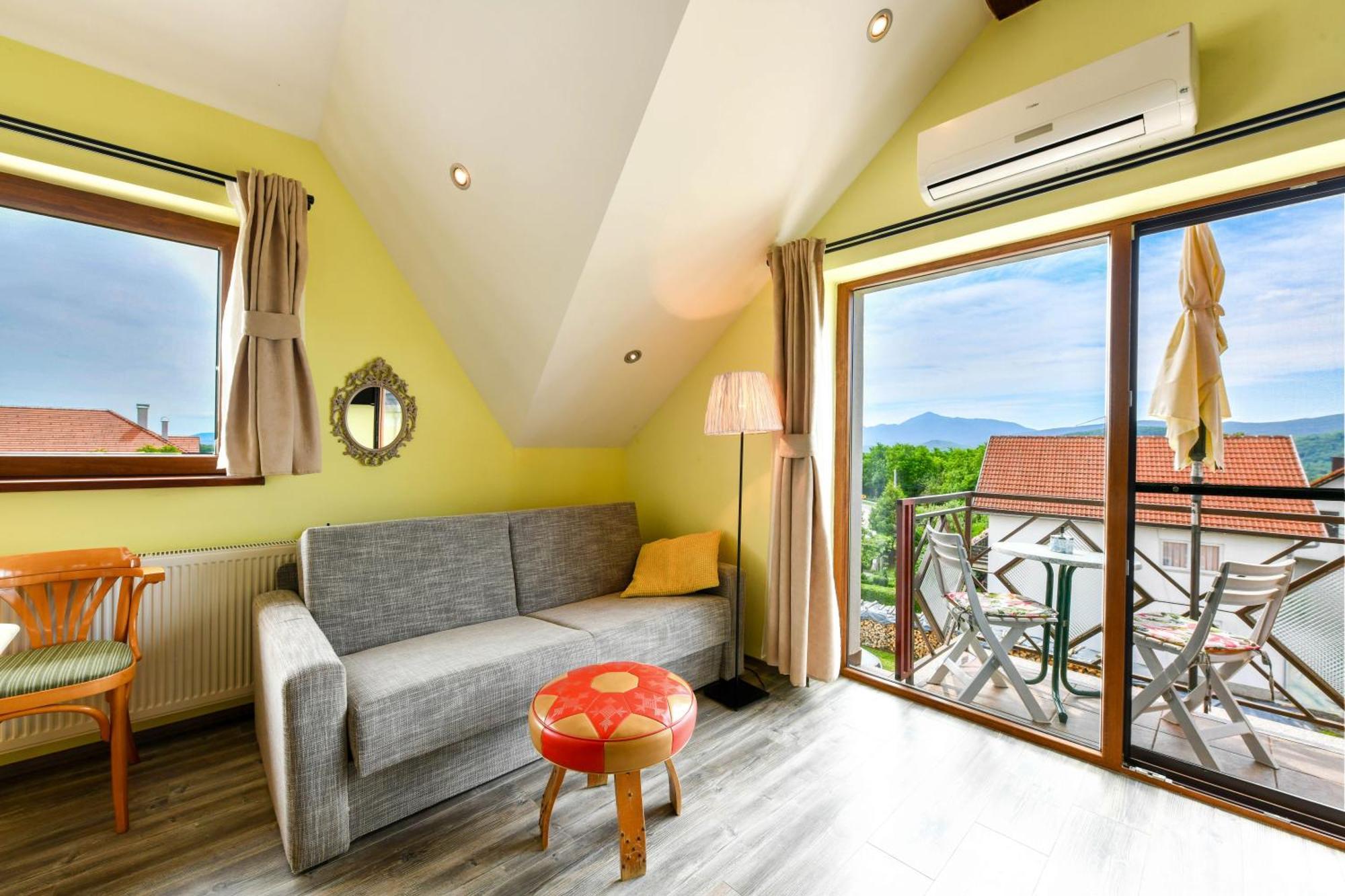 Accommodation "Old Town Dreznik" Rakovica Exterior foto